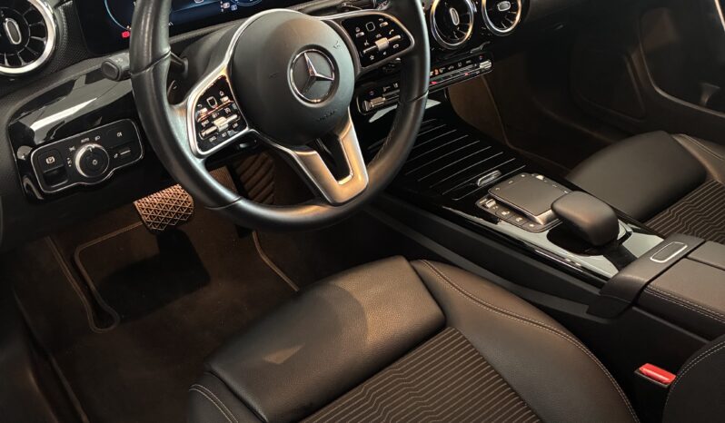 
								Mercedes CLA Shooting brake 200D DCT full									