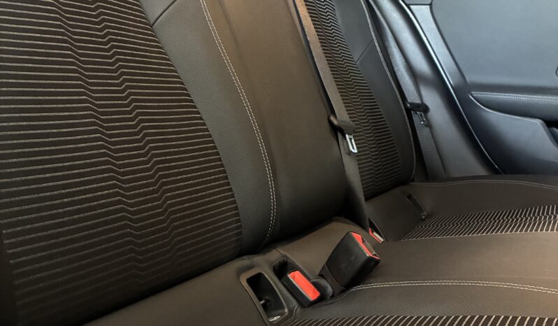 
								Mercedes CLA Shooting brake 200D DCT full									