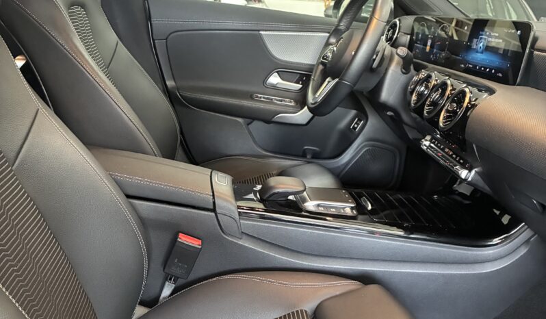 
								Mercedes CLA Shooting brake 200D DCT full									