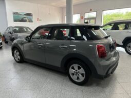 
										Volkswagen T-Roc 2.0TDI R-LINE 150CV DSG7 full									