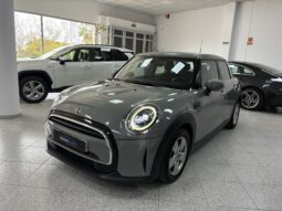 
										Volkswagen T-Roc 2.0TDI R-LINE 150CV DSG7 full									