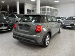 
										Volkswagen T-Roc 2.0TDI R-LINE 150CV DSG7 full									