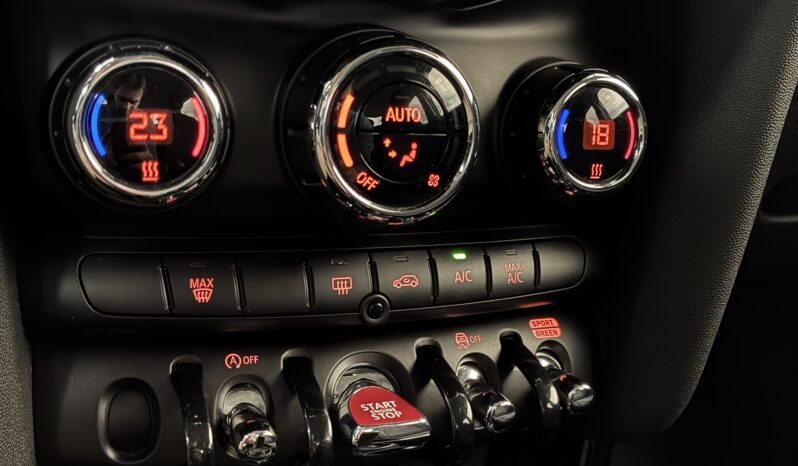 
								Volkswagen T-Roc 2.0TDI R-LINE 150CV DSG7 full									