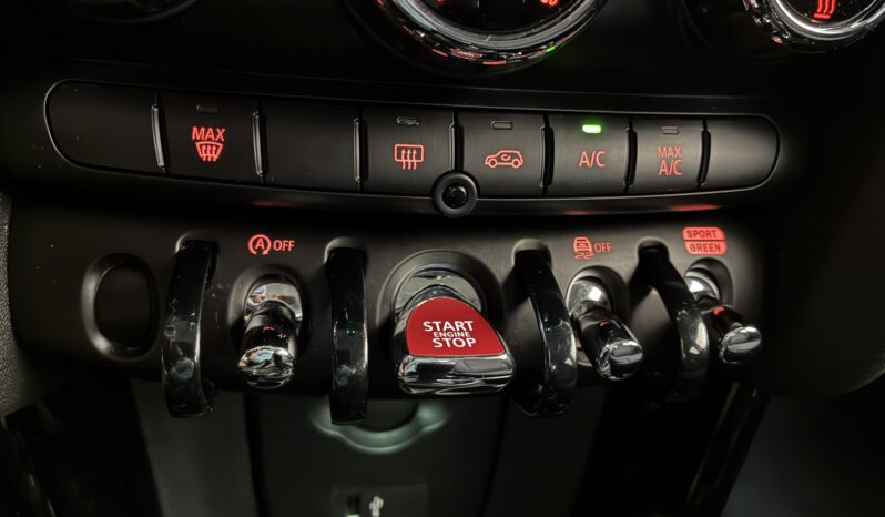 
								Volkswagen T-Roc 2.0TDI R-LINE 150CV DSG7 full									