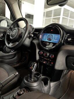 
										Volkswagen T-Roc 2.0TDI R-LINE 150CV DSG7 full									