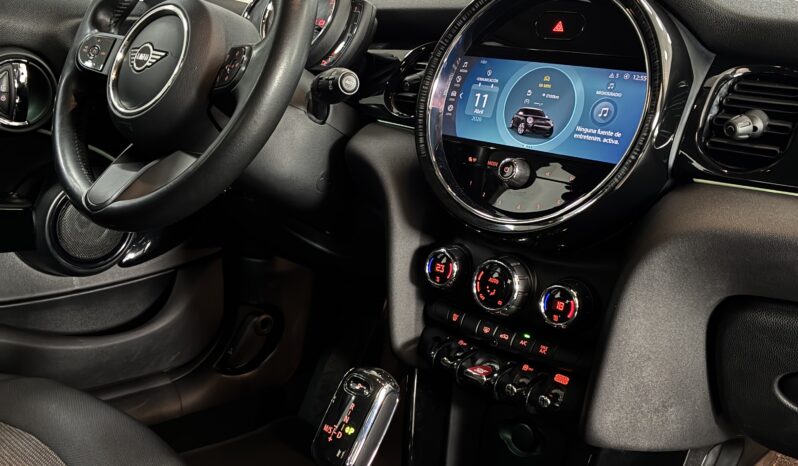 
								Volkswagen T-Roc 2.0TDI R-LINE 150CV DSG7 full									
