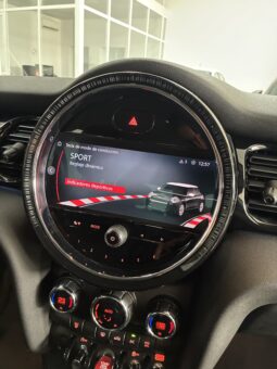 
										Volkswagen T-Roc 2.0TDI R-LINE 150CV DSG7 full									