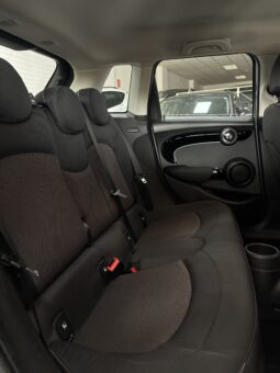 
										Volkswagen T-Roc 2.0TDI R-LINE 150CV DSG7 full									