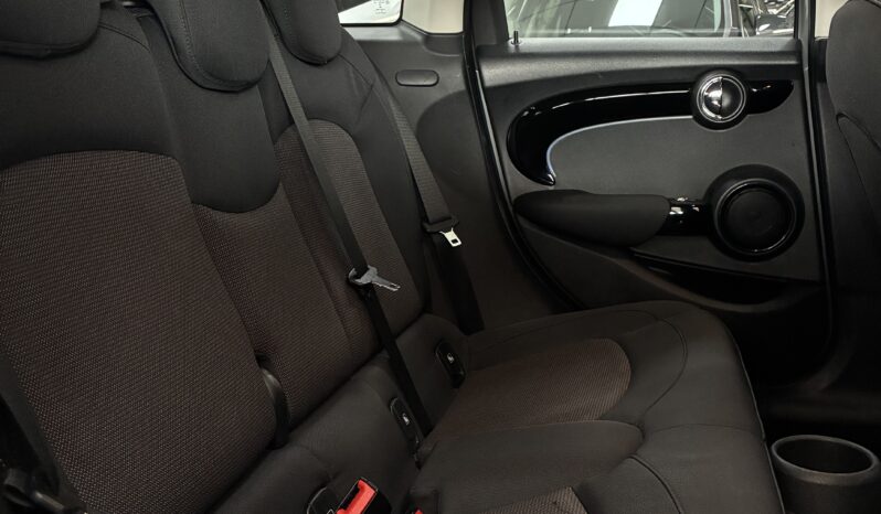 
								Volkswagen T-Roc 2.0TDI R-LINE 150CV DSG7 full									