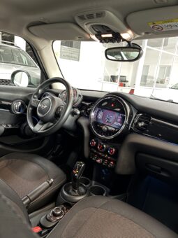 
										Volkswagen T-Roc 2.0TDI R-LINE 150CV DSG7 full									