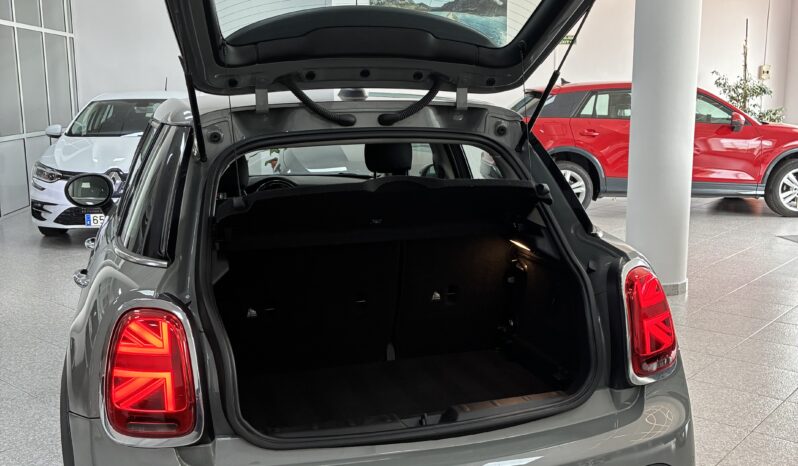 
								Volkswagen T-Roc 2.0TDI R-LINE 150CV DSG7 full									